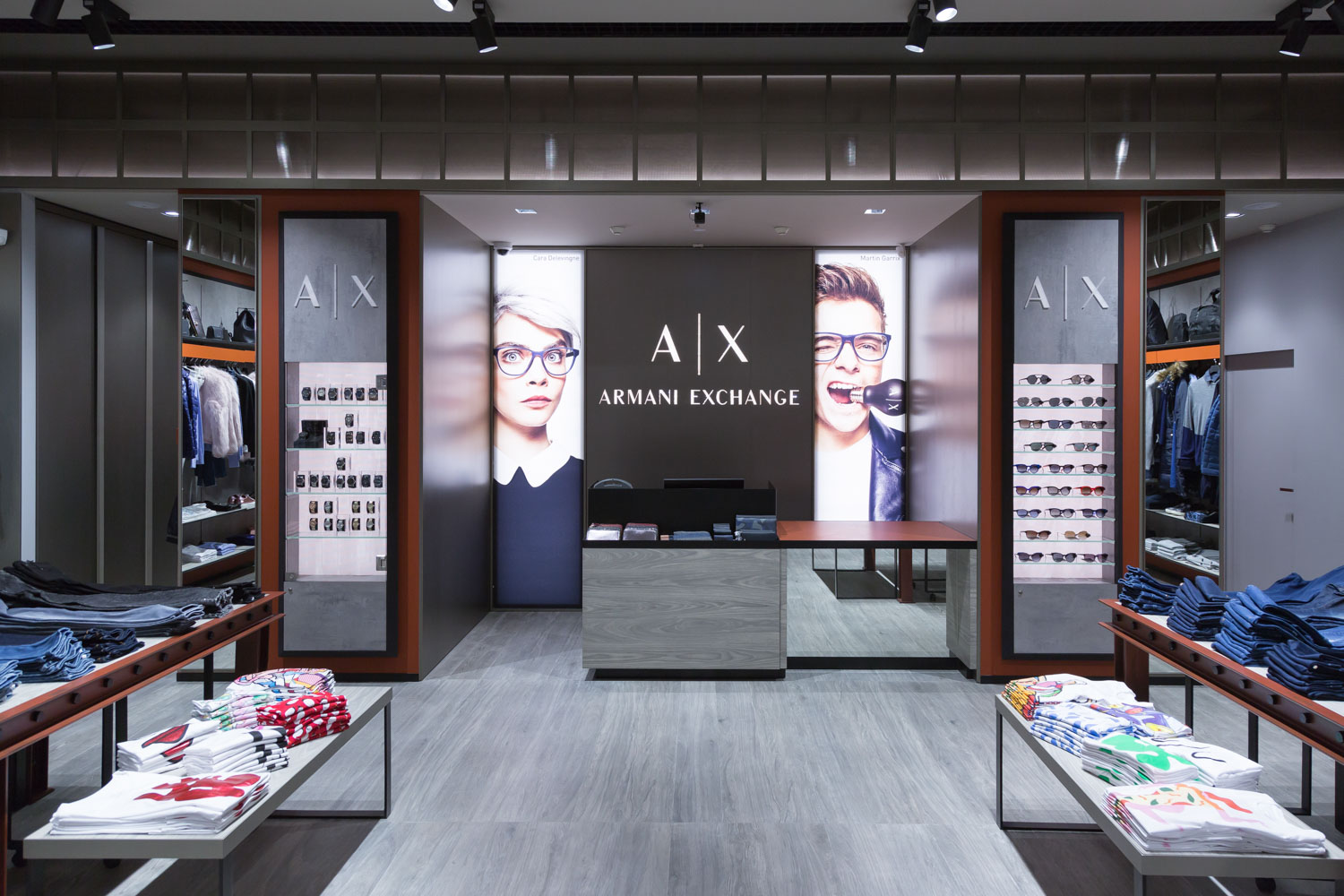 Бутик Armani Exchange МЕГА Парнас